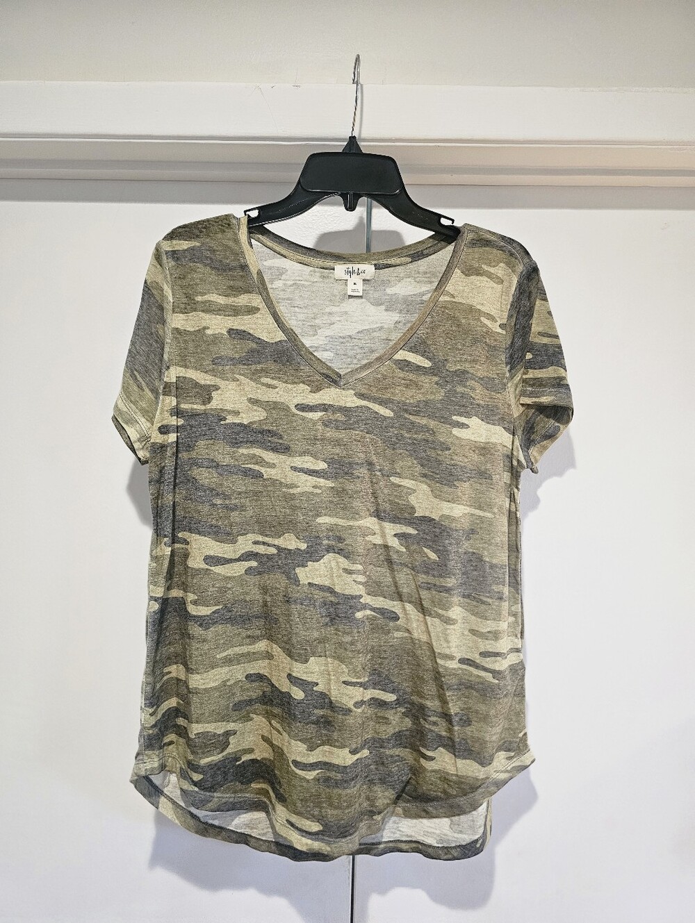 Style & Co. Green Olive Camo Print Burnout V-Neck Tee Women's XL